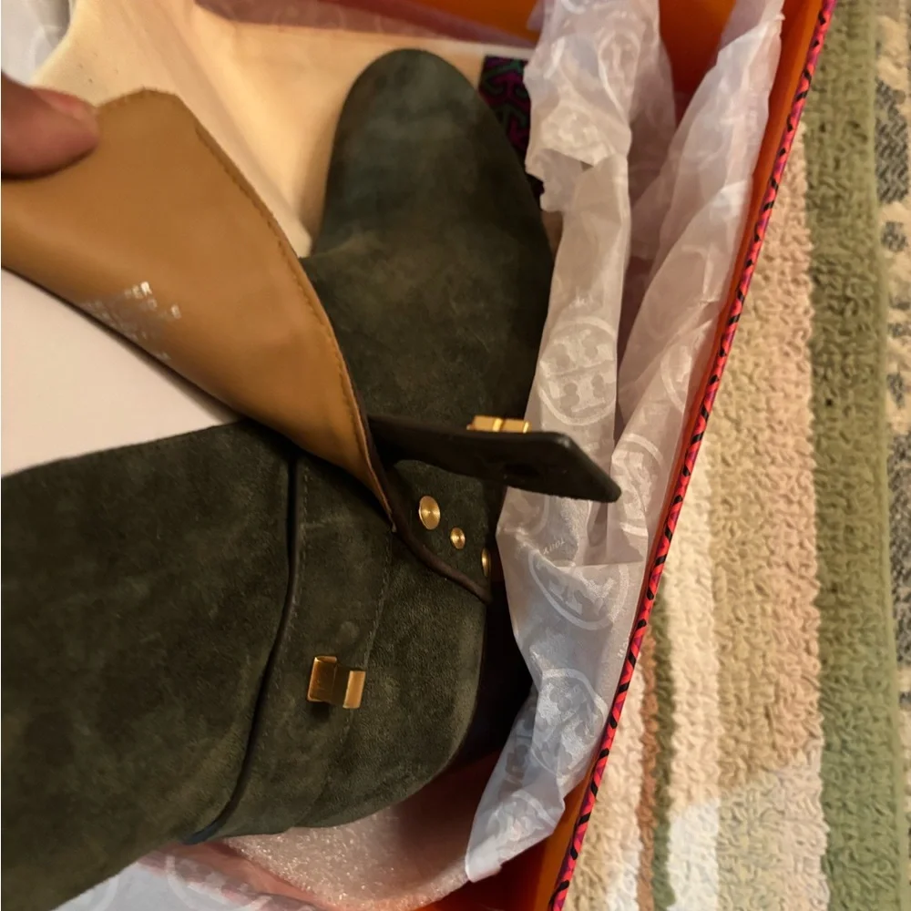 Tory Burch Dark Green Ankle Boots with Gold Studs - Picture 4 of 7